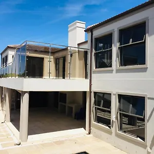  Villa Harbour Close Boutique